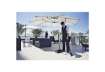 Immagine di Paletta per la polvere Executive Series ™ Lobby Pro® con manico lungo Rubbermaid nero - FG253100BLA
