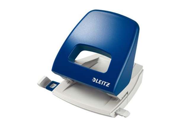 Immagine di Perforatore Metal Rim 5005 - passo 8 cm - max 25 fogli - 2 fori - blu - Leitz