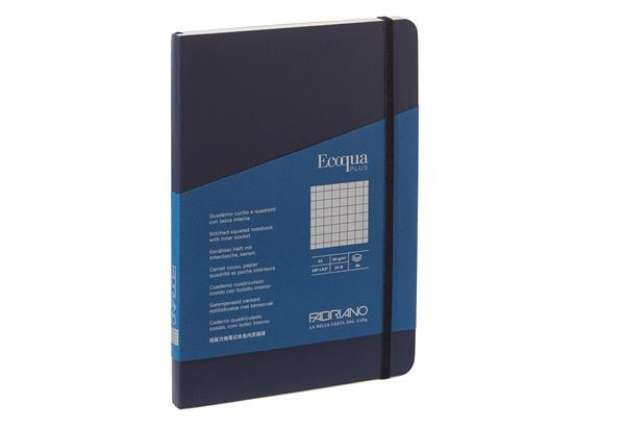 Immagine di Taccuino Ecoqua Plus - con elastico - rilegatura cucita - A5 - 5 mm - 80 fogli - blu scuro - Fabrian